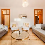 Big 5br Garden & Hot Tub In Heartoflisbon Apartament *