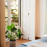 Big 5br Garden & Hot Tub In Heartoflisbon Apartament