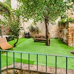 Big 5br Garden & Hot Tub In Heartoflisbon Alcabideche