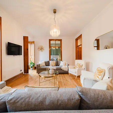 Big 5br Hot Tub & Garden In Heart Of Lisbon Alcabideche