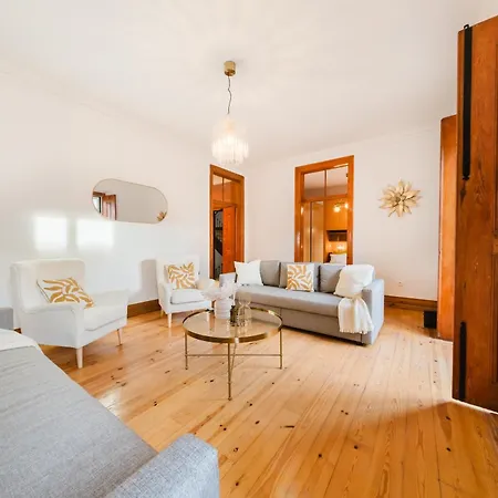 דירה Hot Tub & Garden In Heart Of Lisbon, 5br Wac אלקבידצ'ה