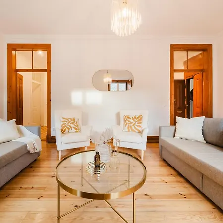 Big 5br Hot Tub & Garden In Heart Of Lisbon Apartmán *