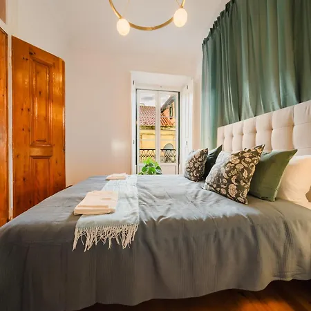 Hot Tub & Garden In Heart Of Lisbon, 5br Wac דירה