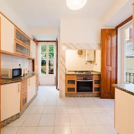 Hot Tub & Garden In Heart Of Lisbon, 5br Wac דירה אלקבידצ'ה