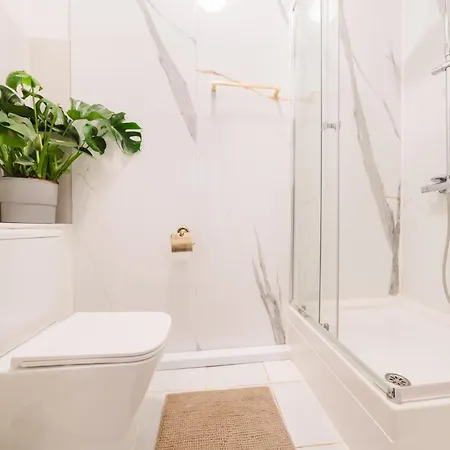Hot Tub & Garden In Heart Of Lisbon, 5br Wac
