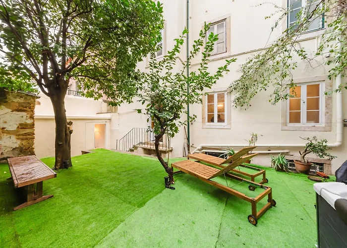 アパート Big 5br Garden & Hot Tub In Heartoflisbon *